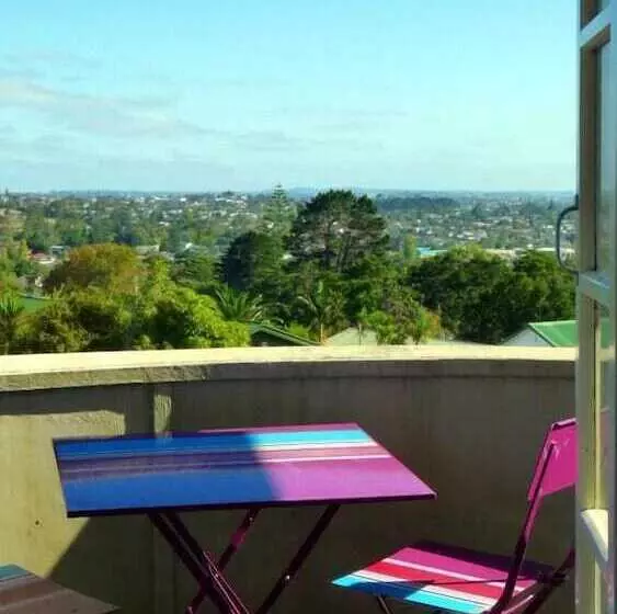 Hotelli Kiwi Heritage Homestay