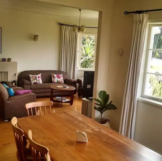 Hotelli Kiwi Heritage Homestay