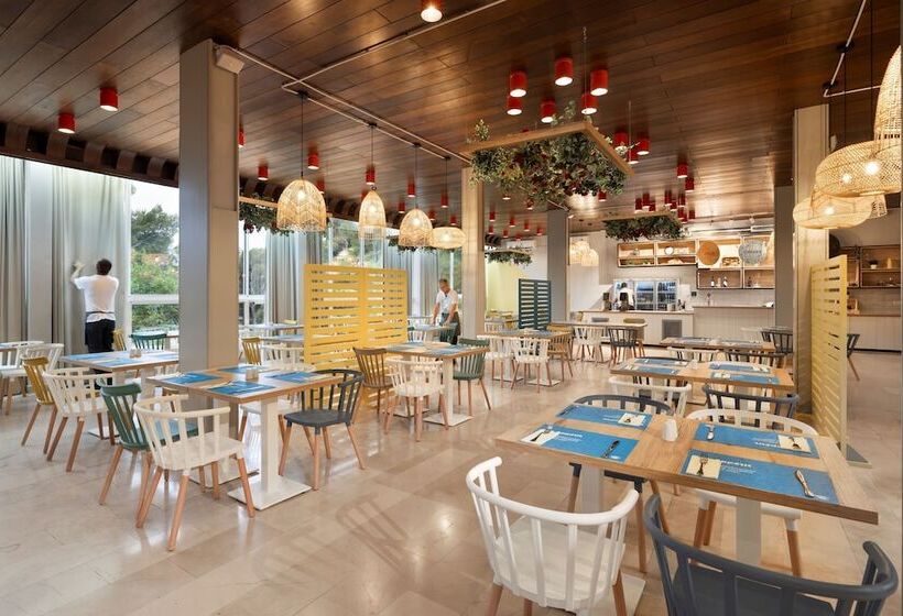 فندق Sunny Makarska By Valamar