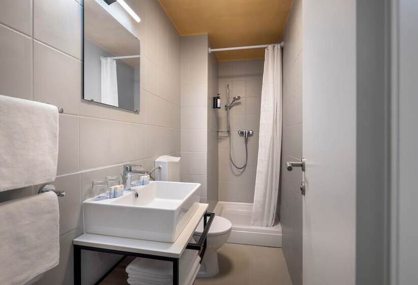 فندق Sunny Makarska By Valamar