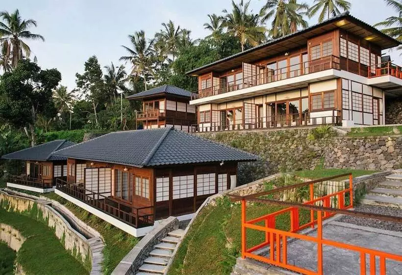 ホテル Suarapura Resort & Spa
