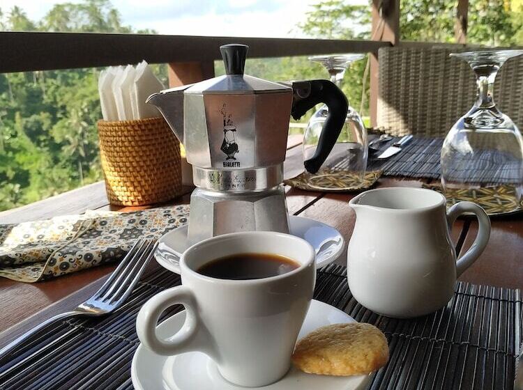 فندق Suarapura Resort & Spa