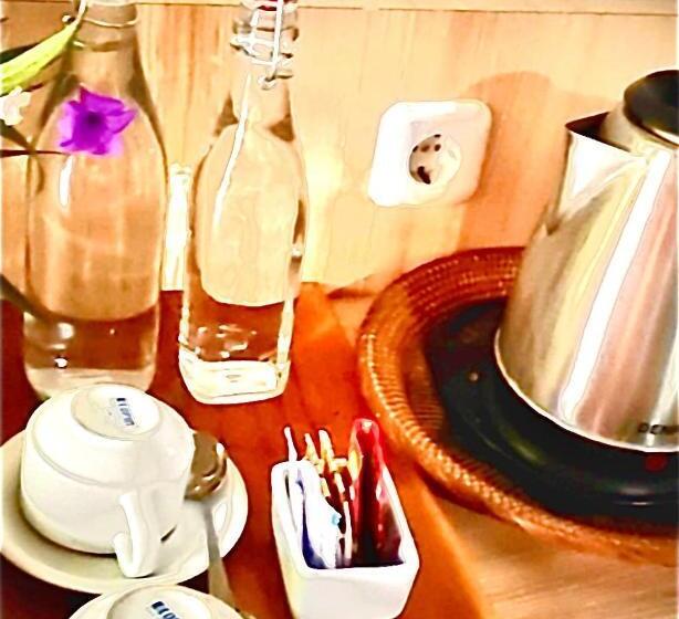 בית מלון כפרי Wait Garden Cottage