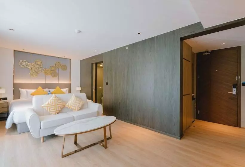 Hotelli Wyndham La Vita Rawai Phuket
