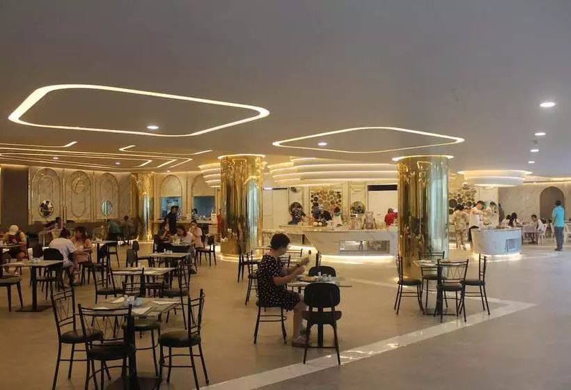 Hotelli Wyndham La Vita Rawai Phuket