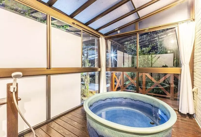 Shirahama House
