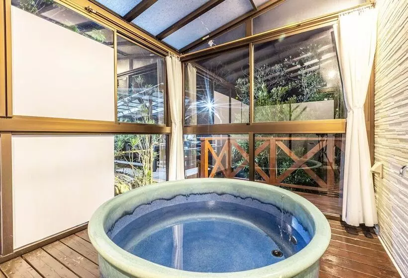 Shirahama House