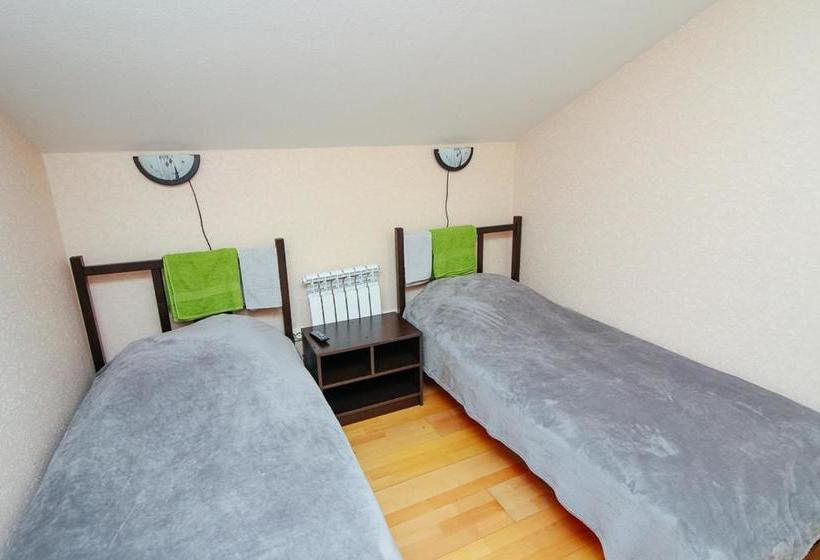 پانسیون Zhele Guest House