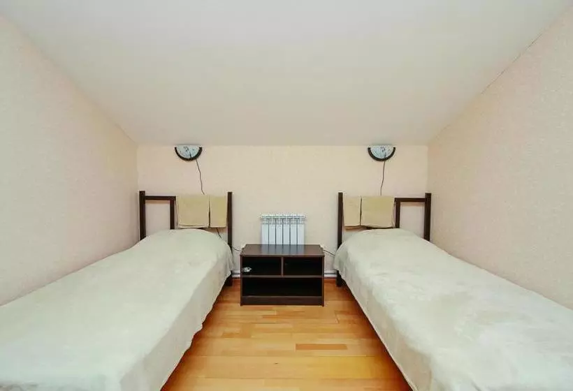 پانسیون Zhele Guest House