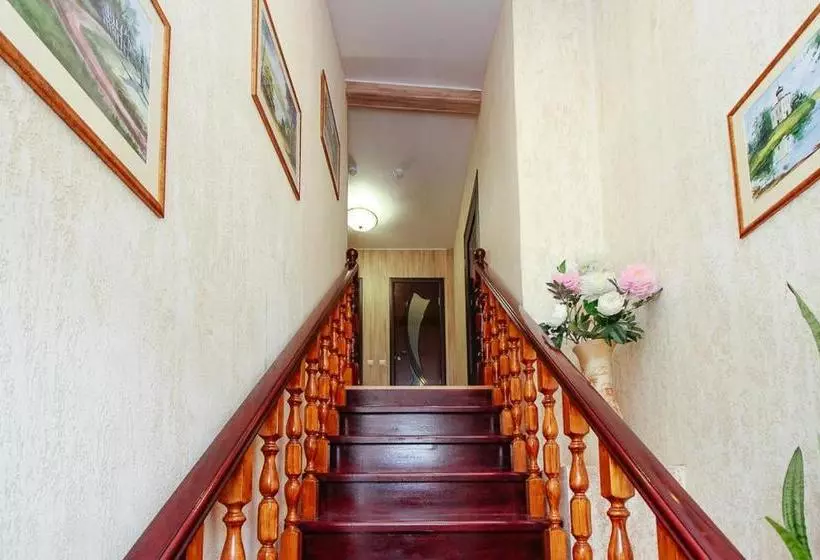 پانسیون Zhele Guest House