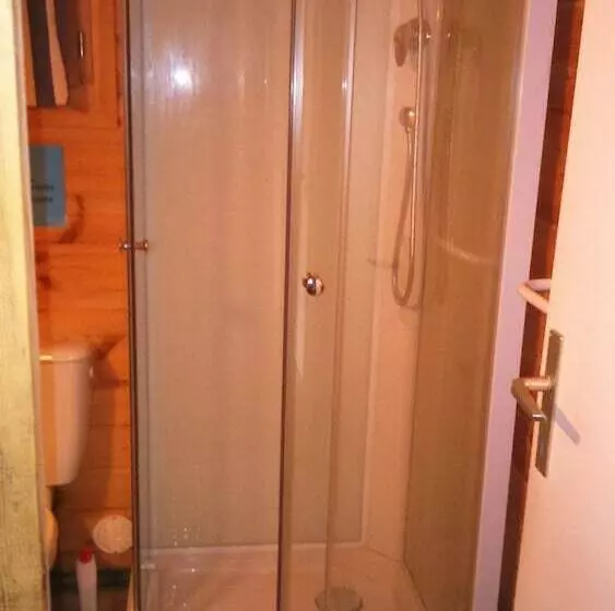 ホテル Camping Le Faillal   Cabanes Et Chalets