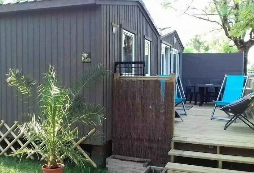 ホテル Camping Le Faillal   Cabanes Et Chalets