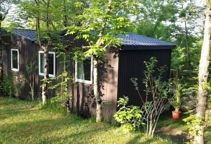 ホテル Camping Le Faillal   Cabanes Et Chalets