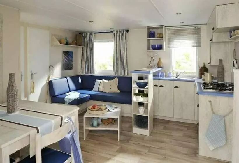 ホテル Camping Le Faillal   Cabanes Et Chalets