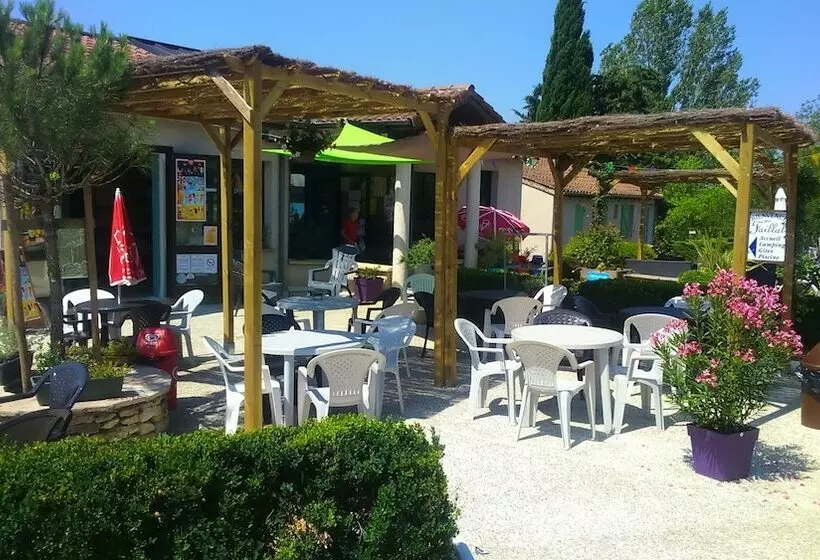ホテル Camping Le Faillal   Cabanes Et Chalets