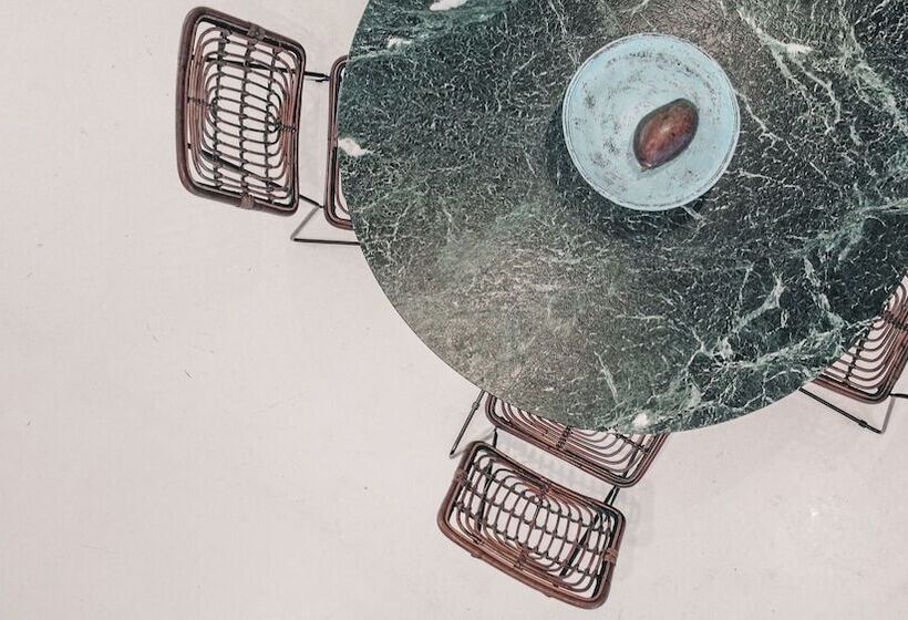 Отель Koukoumi Vegan Boutique