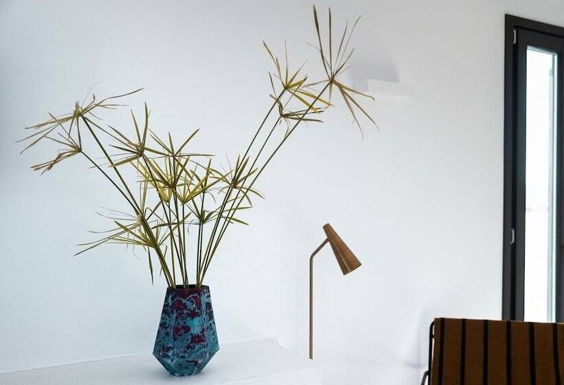 Отель Koukoumi Vegan Boutique