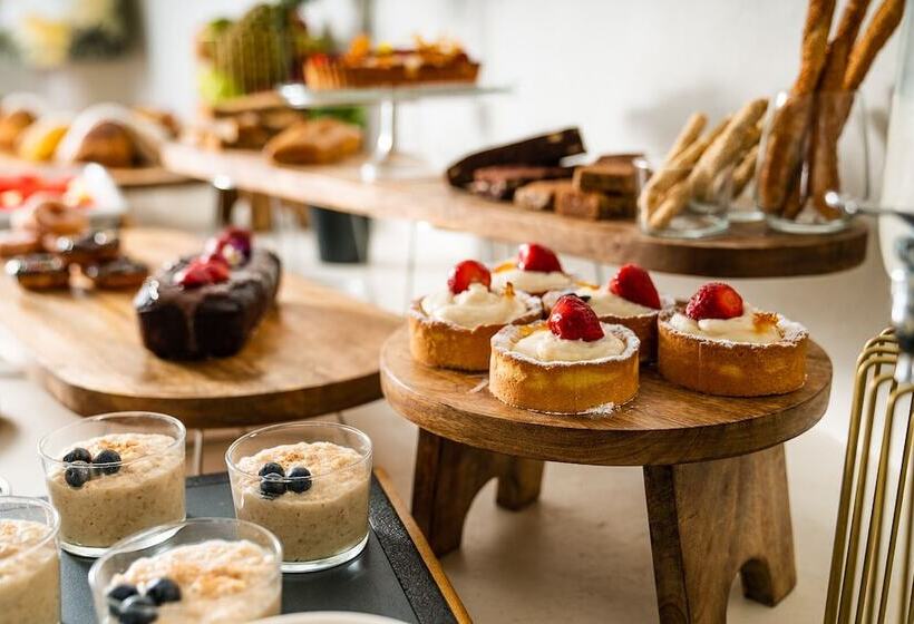 Отель Koukoumi Vegan Boutique