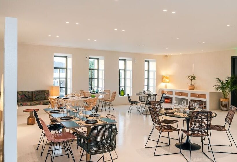 Отель Koukoumi Vegan Boutique