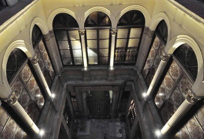 Хостел Barcelona Gotic Guesthouse