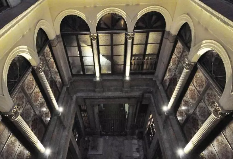 簡易ホテル Barcelona Gotic Guesthouse