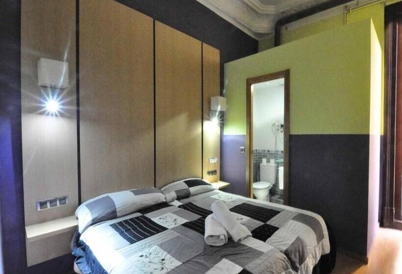 Хостел Barcelona Gotic Guesthouse