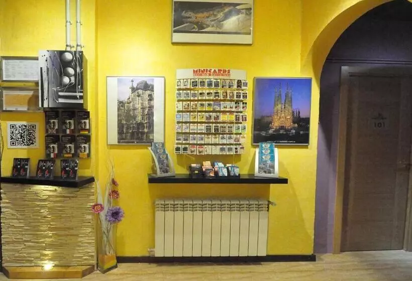 簡易ホテル Barcelona Gotic Guesthouse