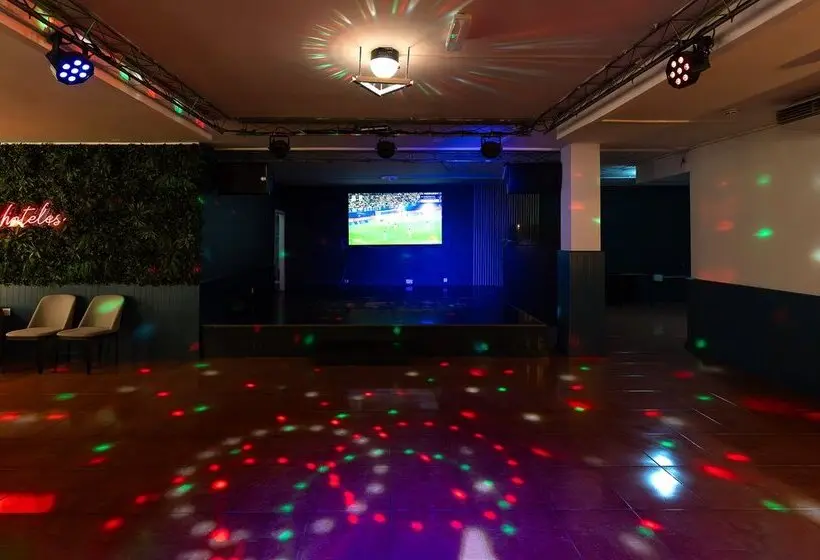 فندق Arena Suite - Adults Only