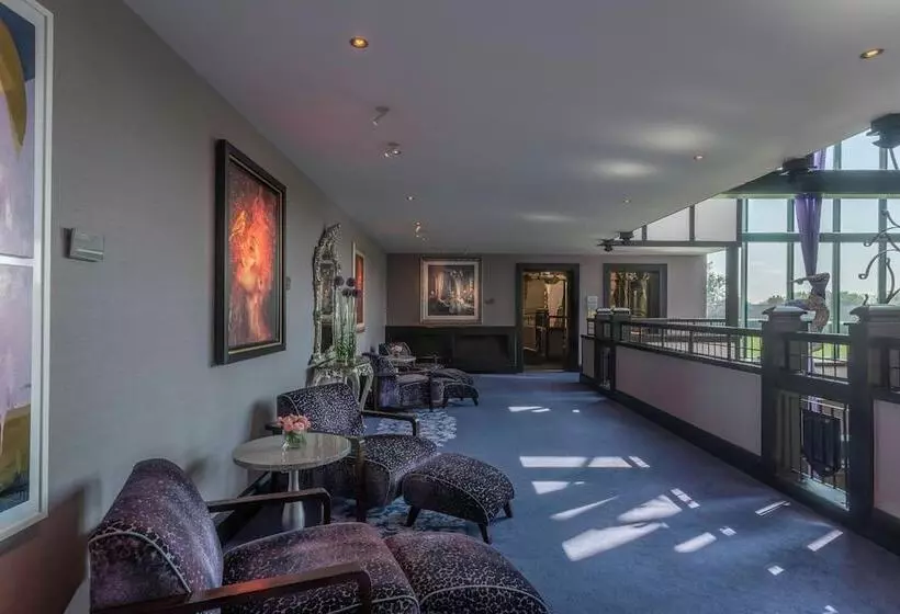 בית מלון כפרי Clontarf Castle