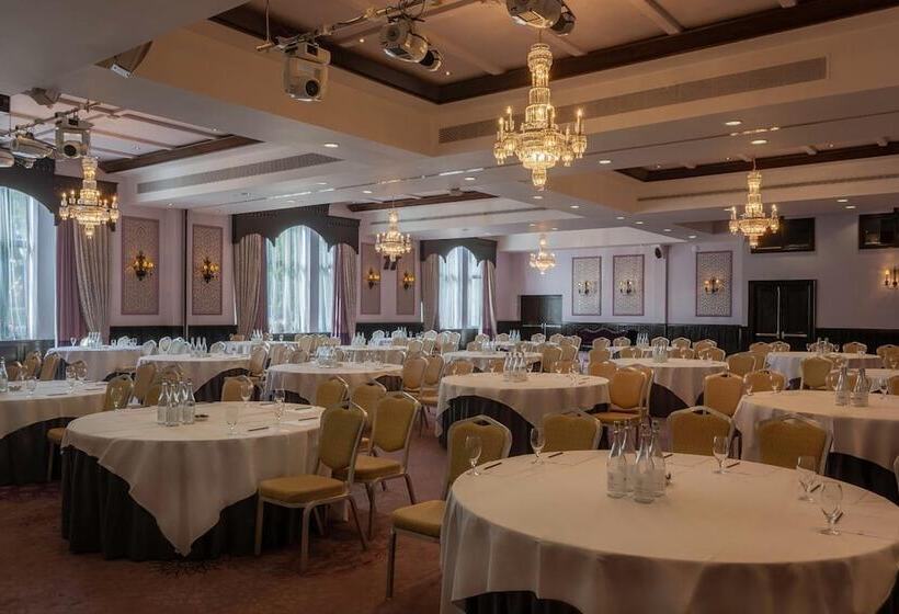 호텔 Clontarf Castle