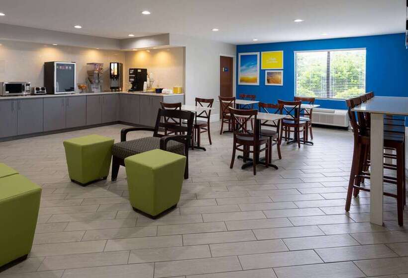 فندق Days Inn By Wyndham Louisburg