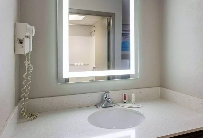 酒店 Days Inn By Wyndham Louisburg