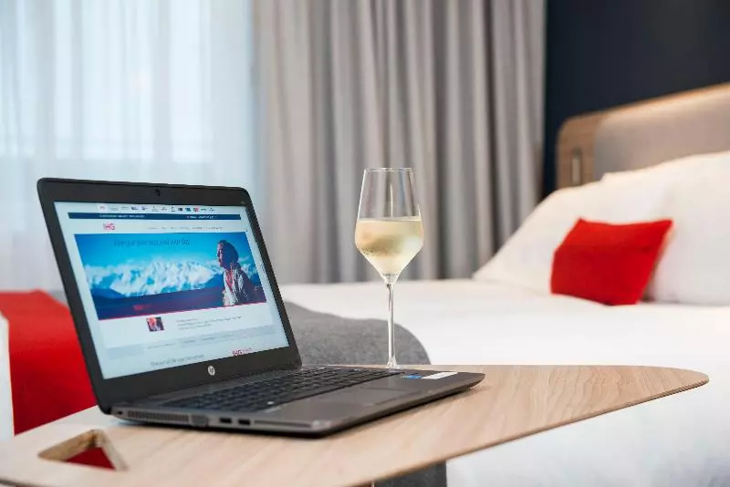 Отель Holiday Inn Express London Luton Airport, An Ihg