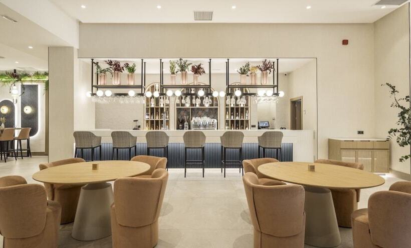 Отель Ilunion Les Corts Spa