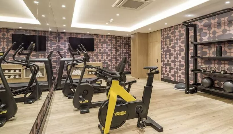 Отель Ilunion Les Corts Spa