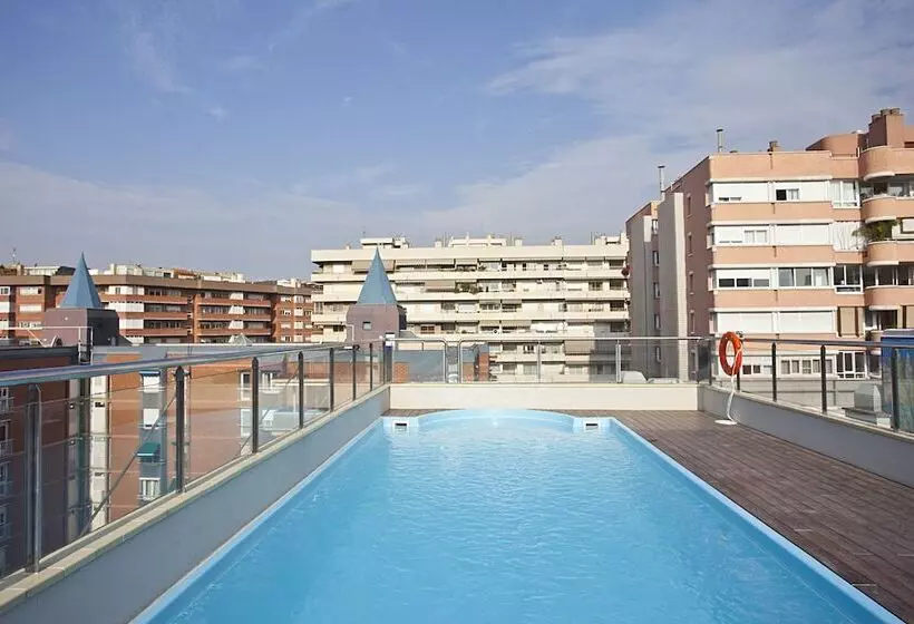 Отель Ilunion Les Corts Spa