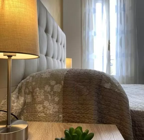 Отель Kyriad Direct Beziers Centre