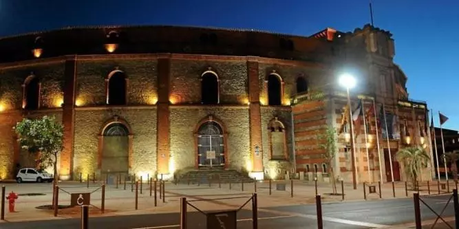 Отель Kyriad Direct Beziers Centre