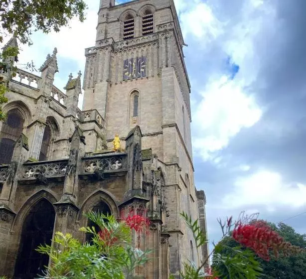 Отель Kyriad Direct Beziers Centre