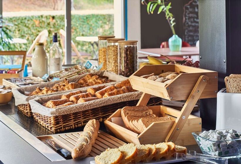 Hotel Kyriad Direct Evreux