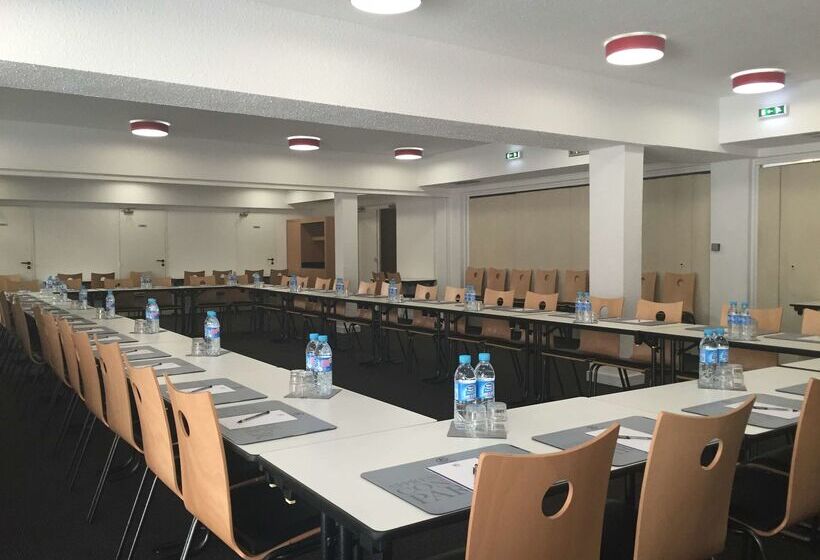 هتل Kyriad Le Bourget Centre Parc Des Expositions