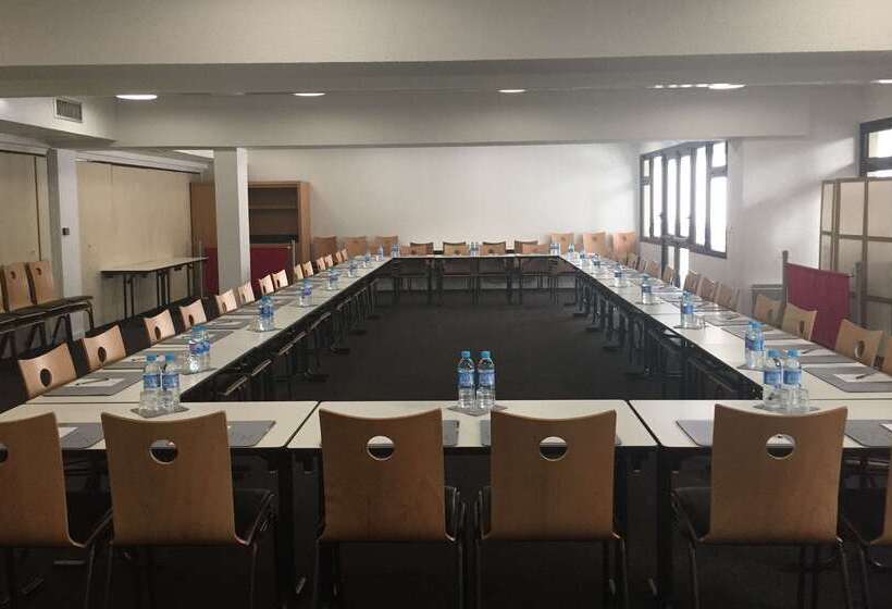 هتل Kyriad Le Bourget Centre Parc Des Expositions