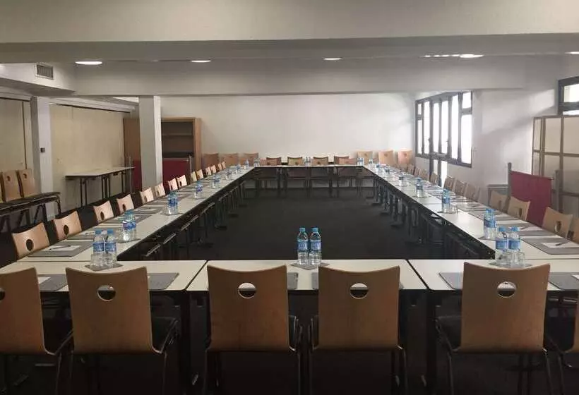 ホテル Kyriad Le Bourget Centre  Parc Des Expositions