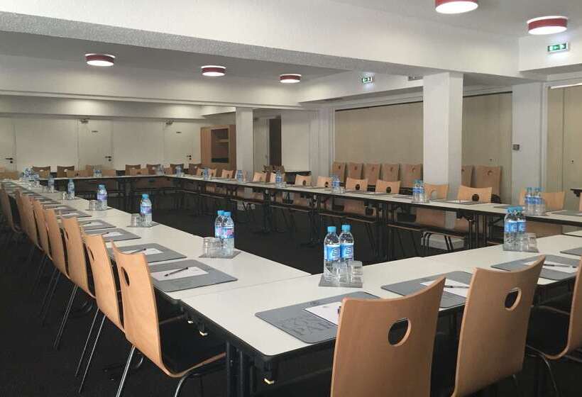 هتل Kyriad Le Bourget Centre Parc Des Expositions