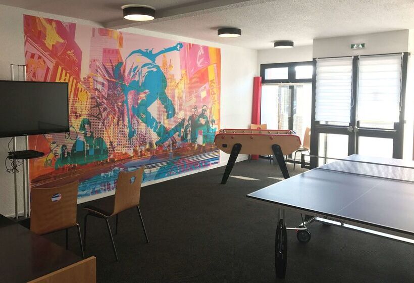 هتل Kyriad Le Bourget Centre Parc Des Expositions