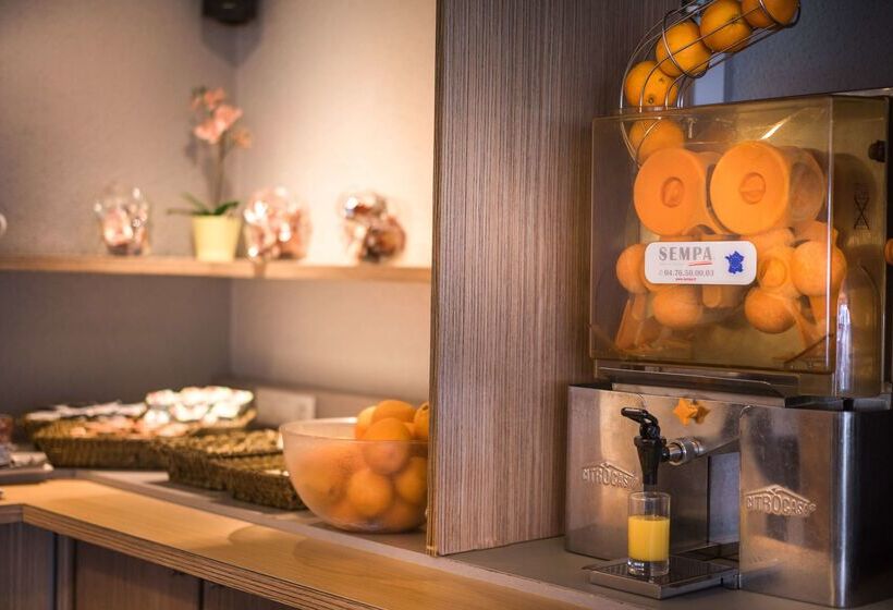 هتل Kyriad Le Bourget Centre Parc Des Expositions