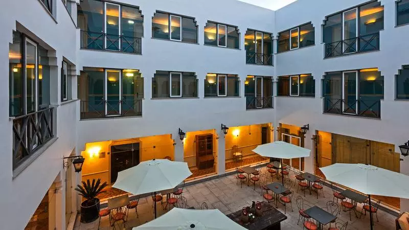 هتل M'ar De Ar Muralhas