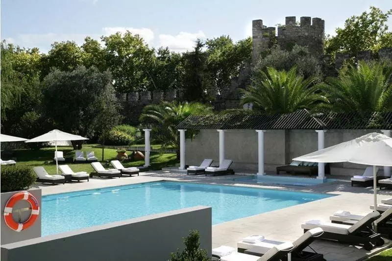 هتل M'ar De Ar Muralhas