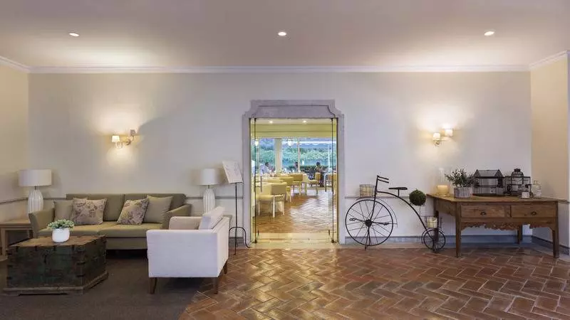 هتل M'ar De Ar Muralhas