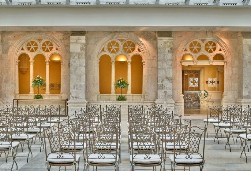 בית מלון כפרי NH Collection Palacio De Burgos